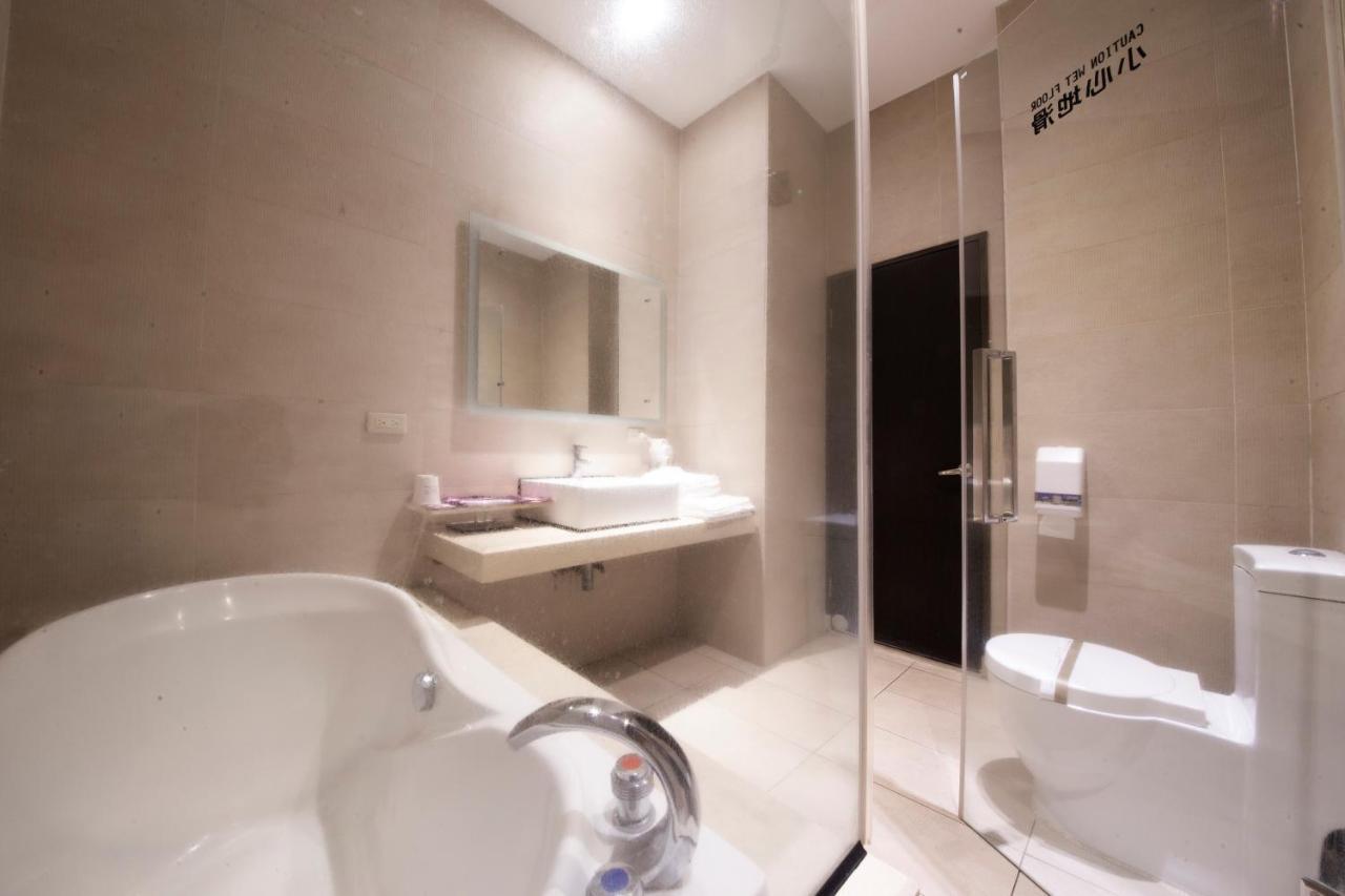 LI-GIN Motel Chiayi Exterior foto